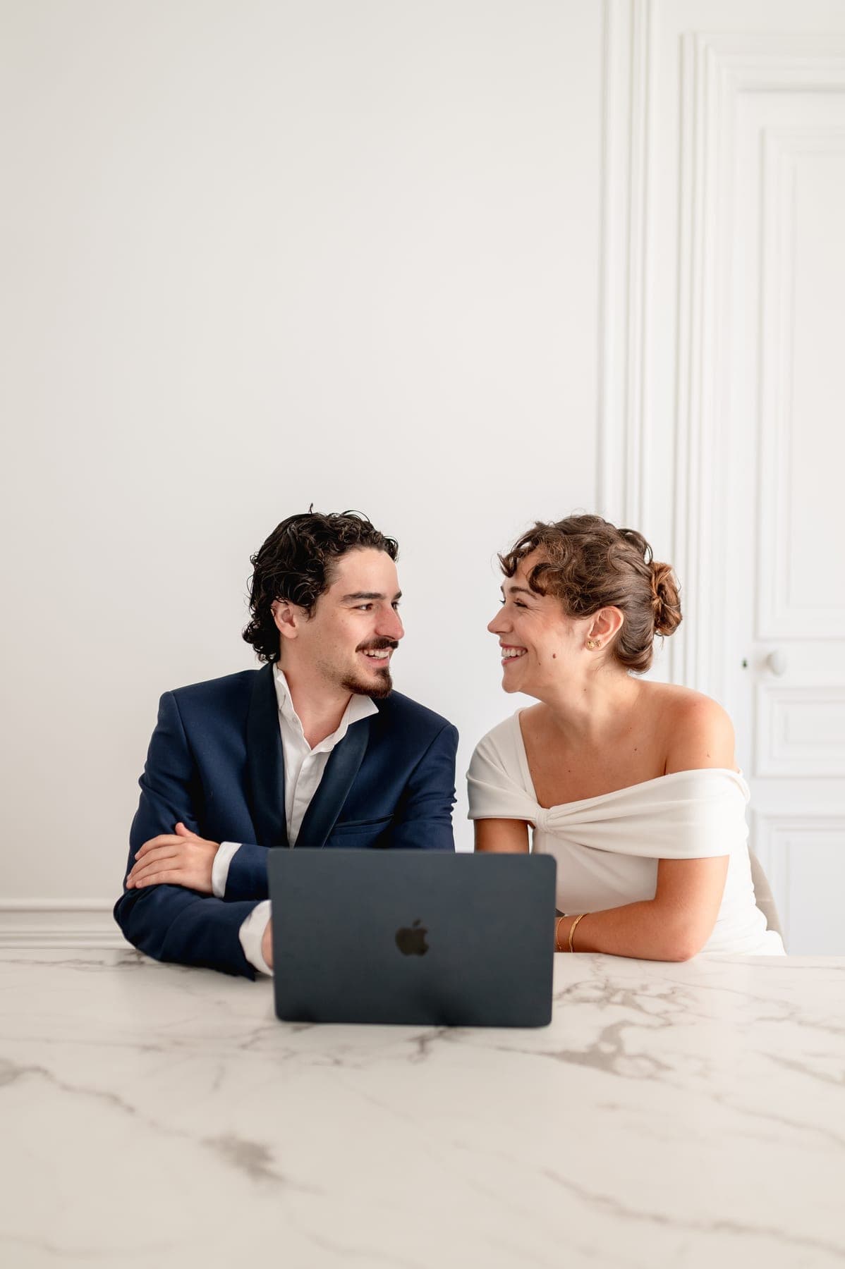 Un couple organise son mariage sur Wedme